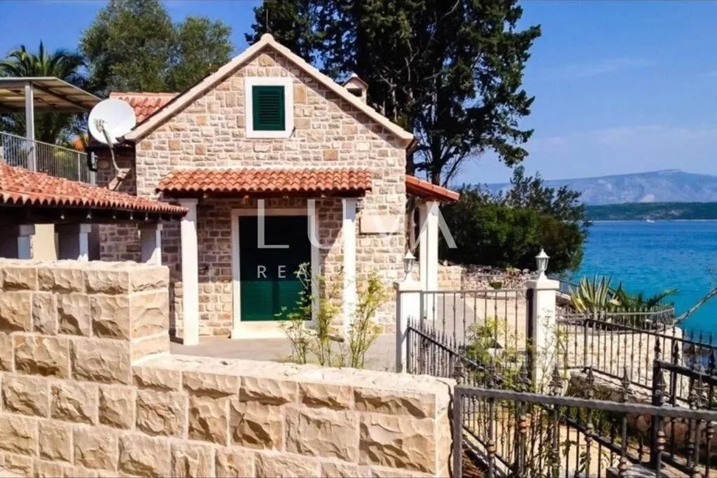 Hvar, Stari Grad, stone house by the sea for sale