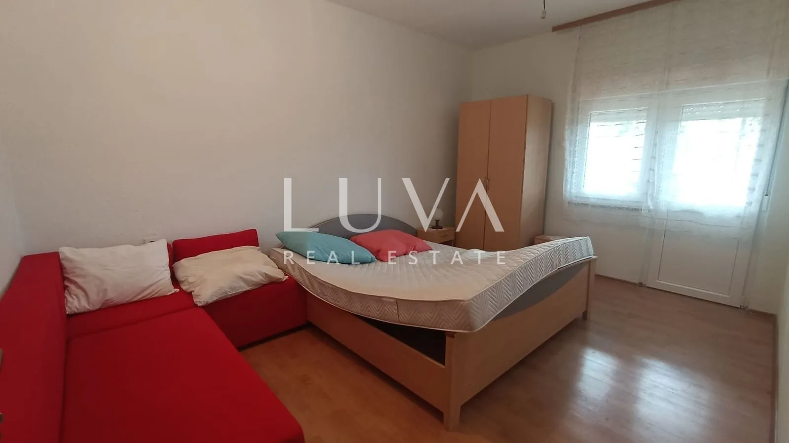 Marina, Trogir, prodaja dvojne kuće 247 m2 na 3 etaže + parking