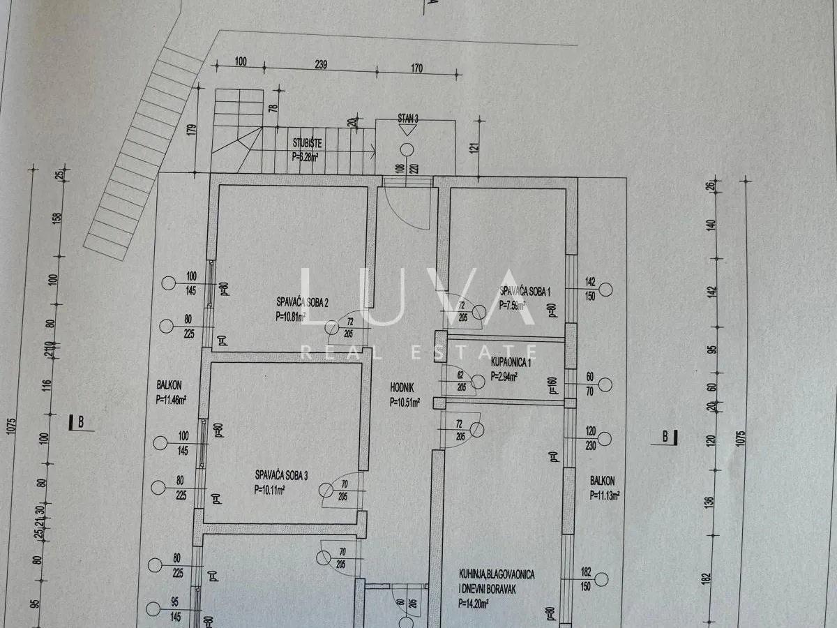 Marina, Trogir, prodaja dvojne kuće 247 m2 na 3 etaže + parking