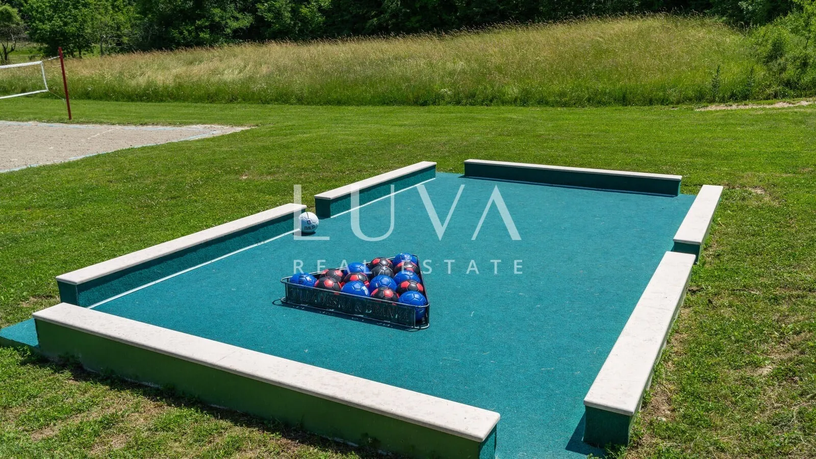 Istria, Pićan, villa with pool and tennis court for sale
