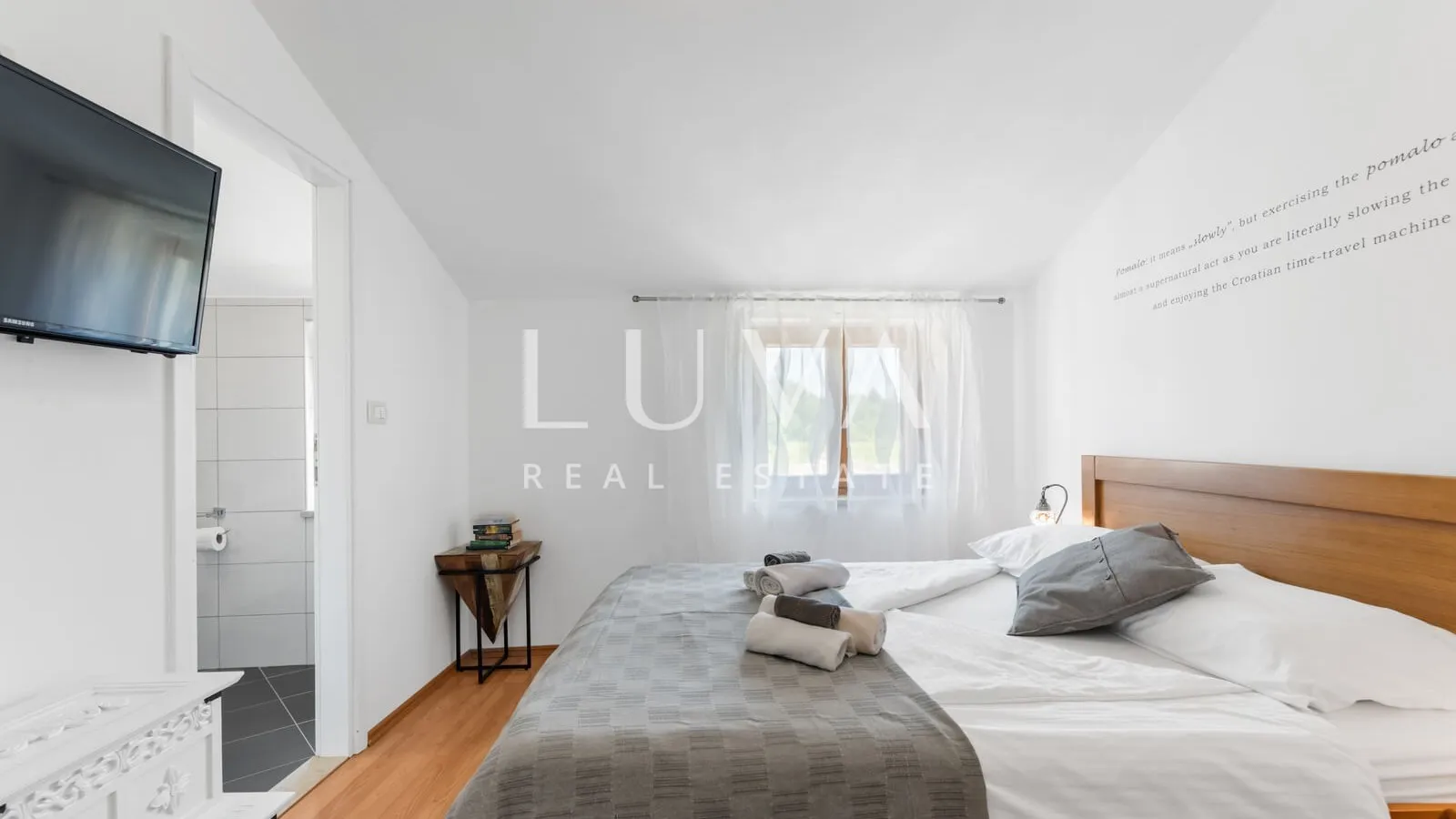 Istria, Pićan, villa with pool and tennis court for sale