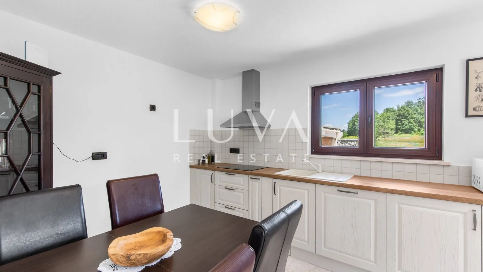 Istria, Pićan, villa with pool and tennis court for sale