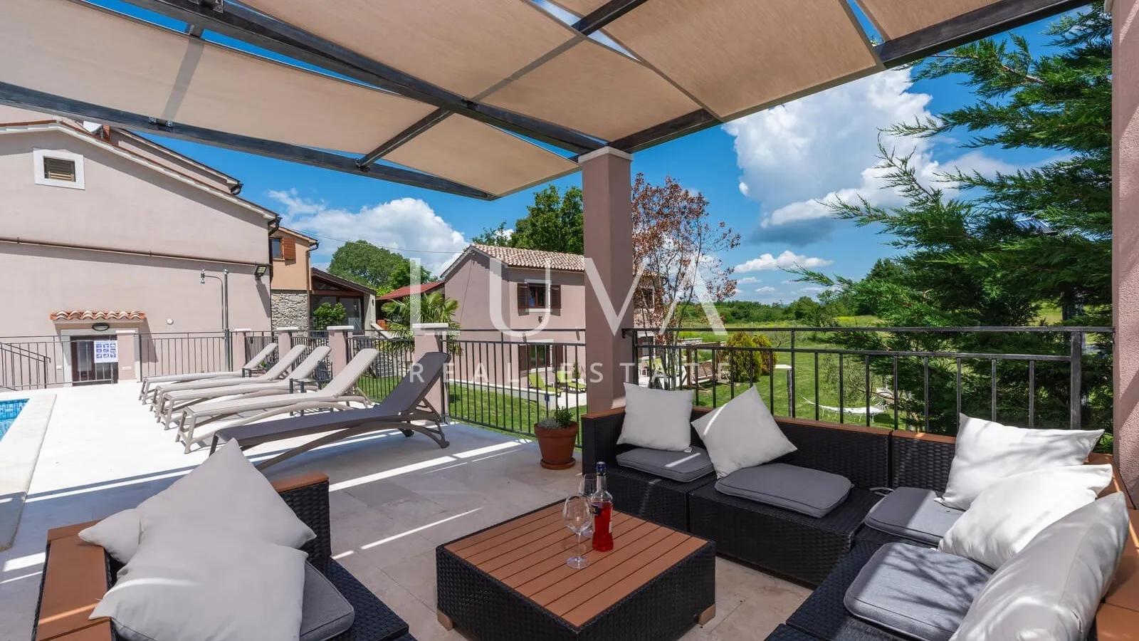 Istria, Pićan, villa with pool and tennis court for sale