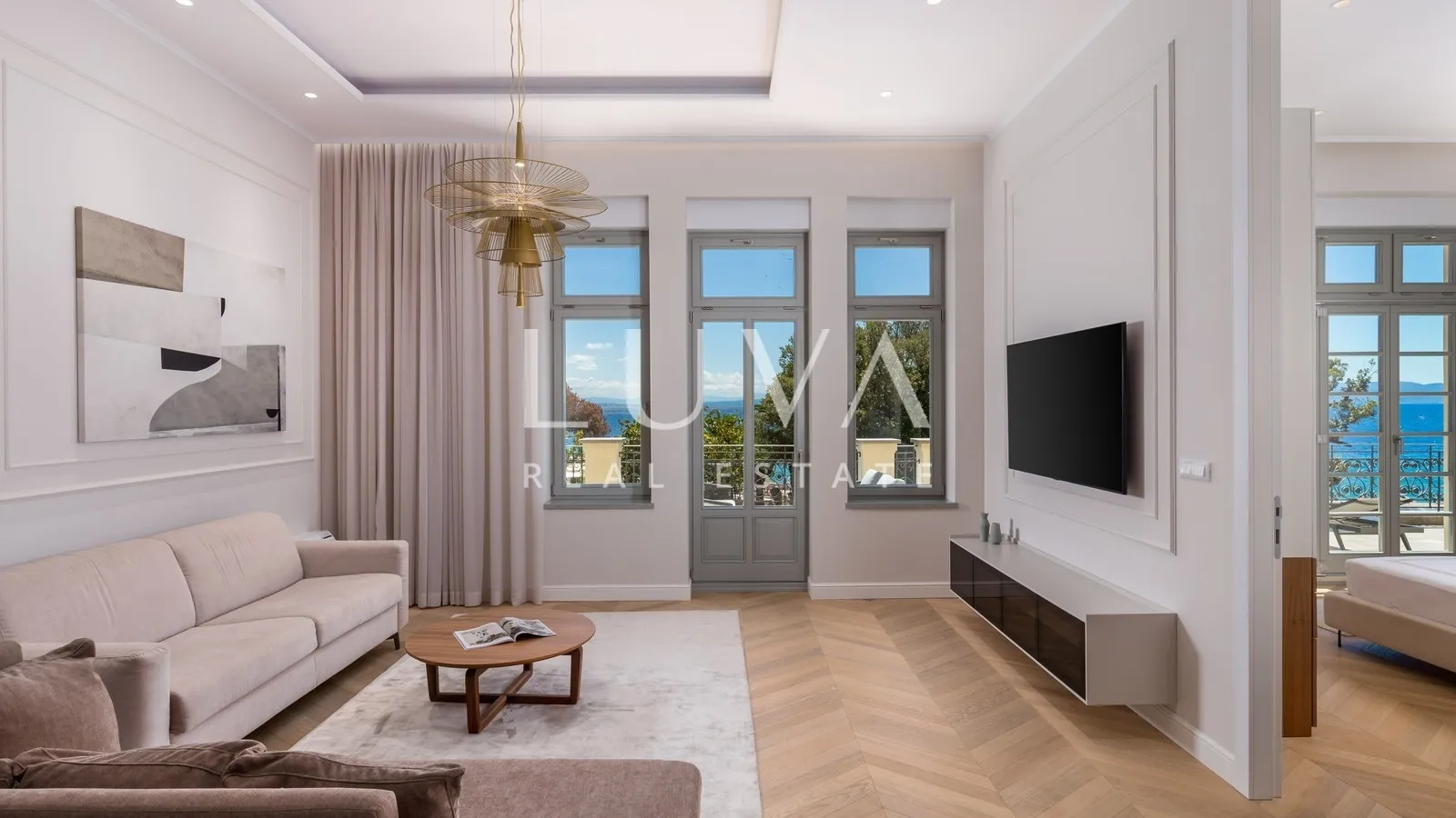 Opatija, strogi centar, luksuzan stan NKP 88 m2 na prodaju