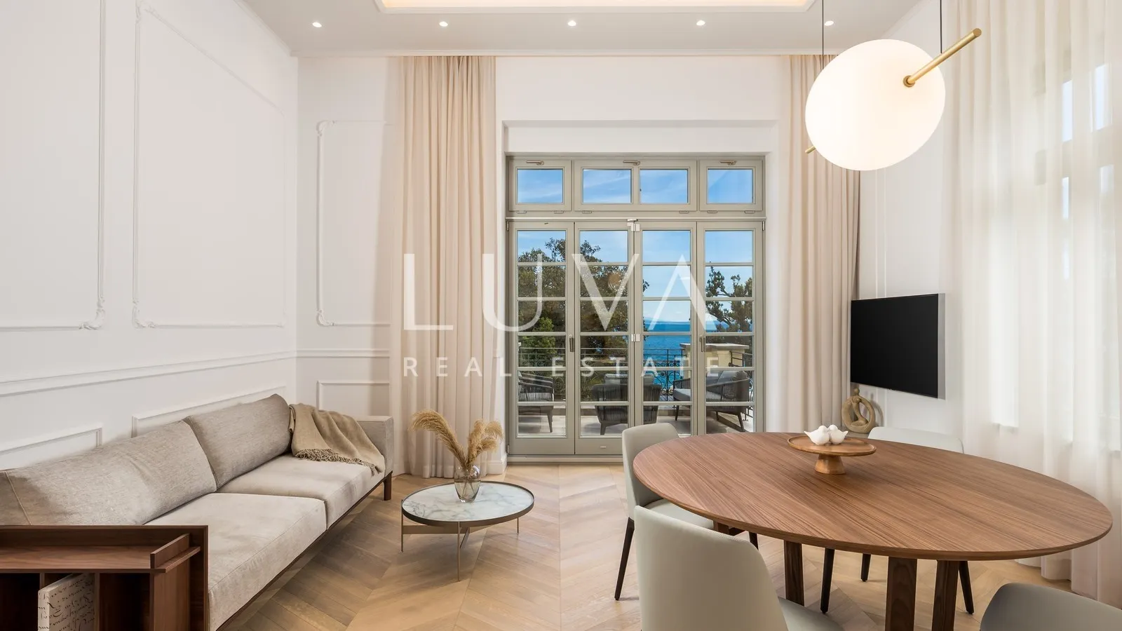Opatija, strogi centar, luksuzan stan NKP 93,79 m2 na prodaju