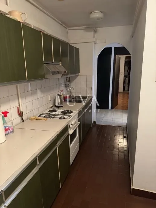 Zagreb, Prečko, trosobni stan s balkonom na 2. katu, 78,26 m²