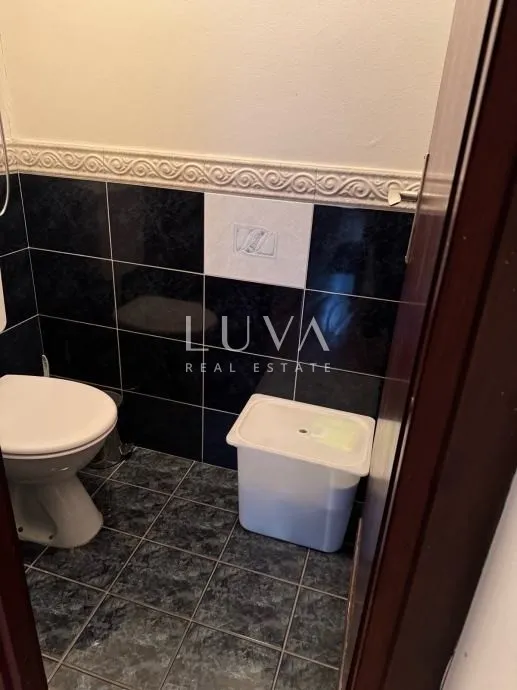 Zagreb, Prečko, trosobni stan s balkonom na 2. katu, 78,26 m²