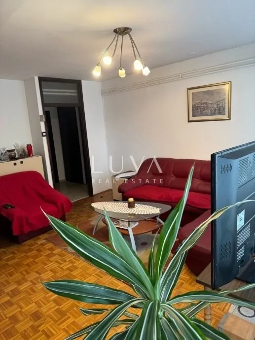 Zagreb, Prečko, trosobni stan s balkonom na 2. katu, 78,26 m²