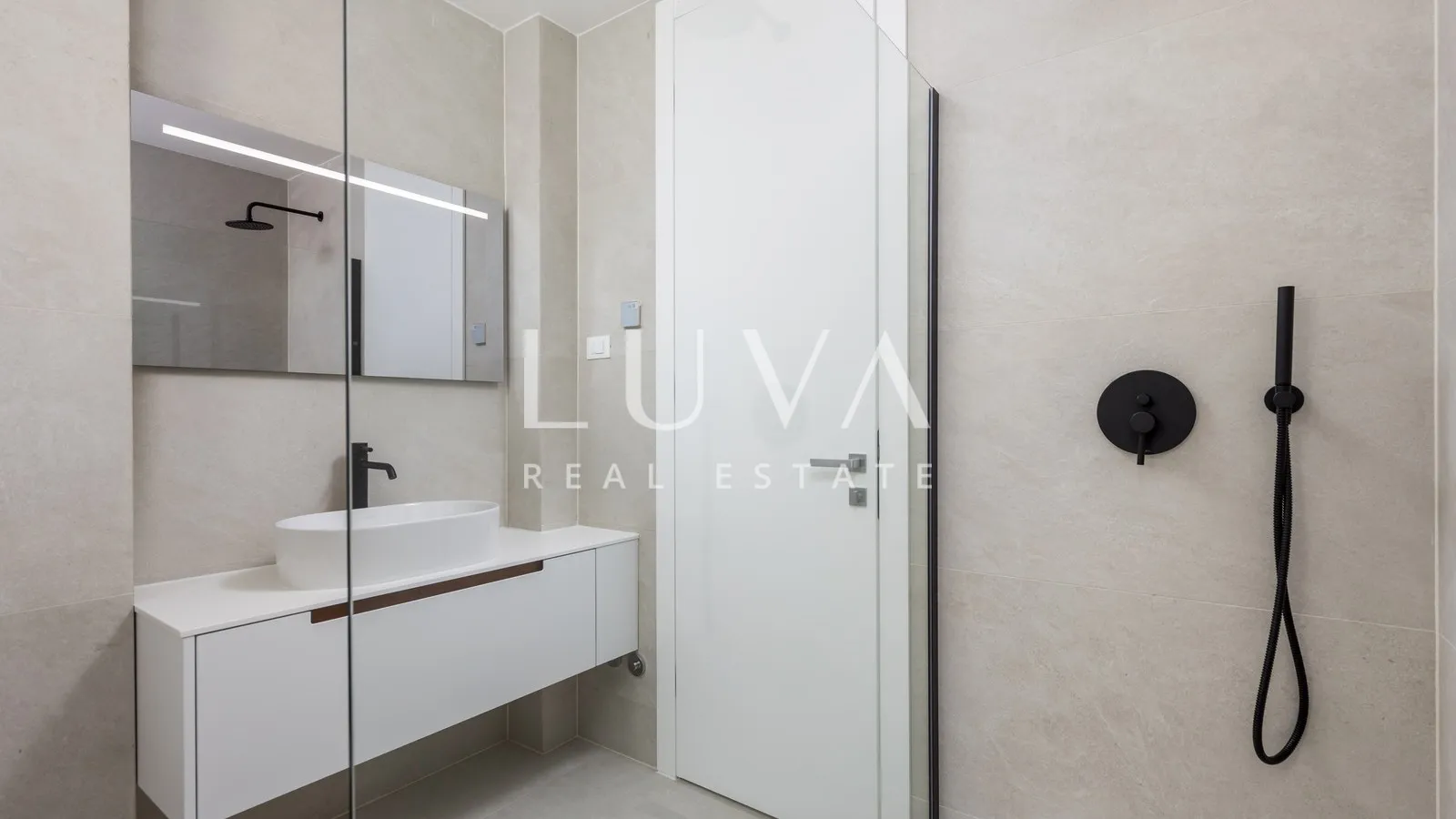 Opatija, luksuzna novogradnja s vrtom, stan NKP 134,33 m2