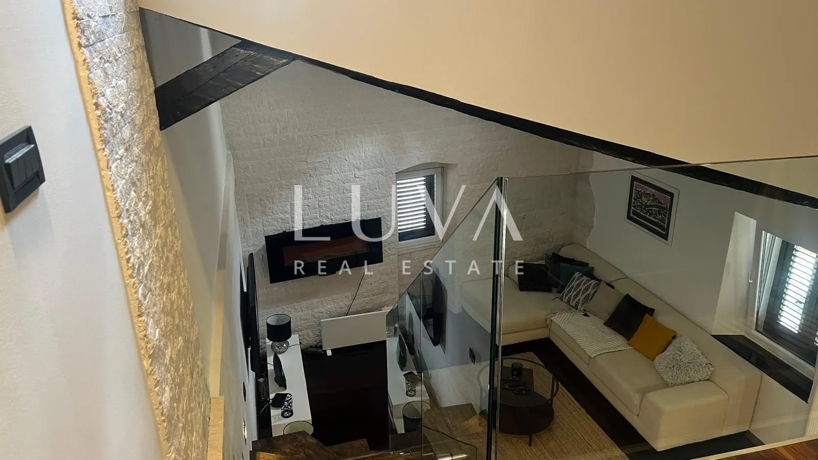 Šibenik, ekskluzivan stan 90 m2 s galerijom u srcu grada