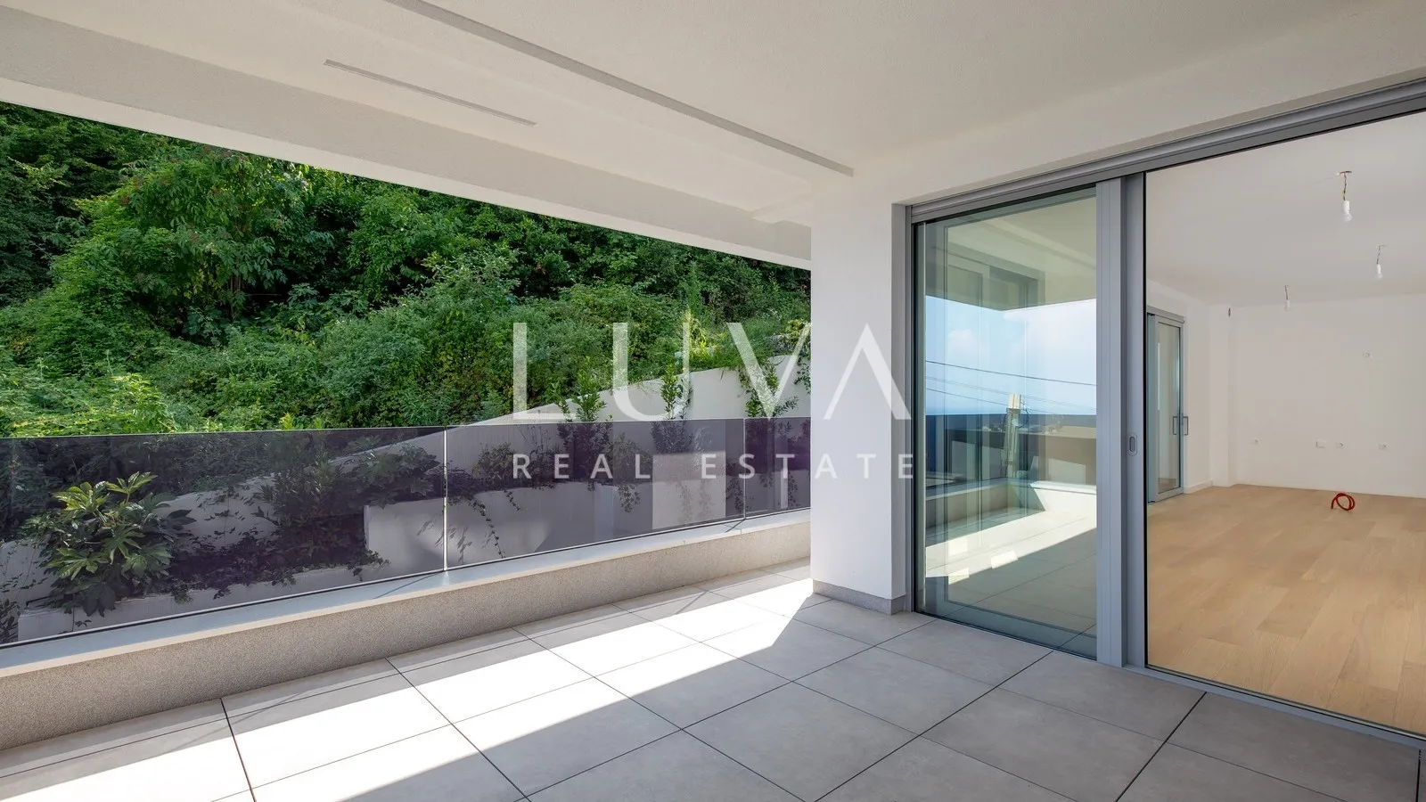 Opatija, luksuzna novogradnja s pogledom na more, stan NKP 99,95 m2