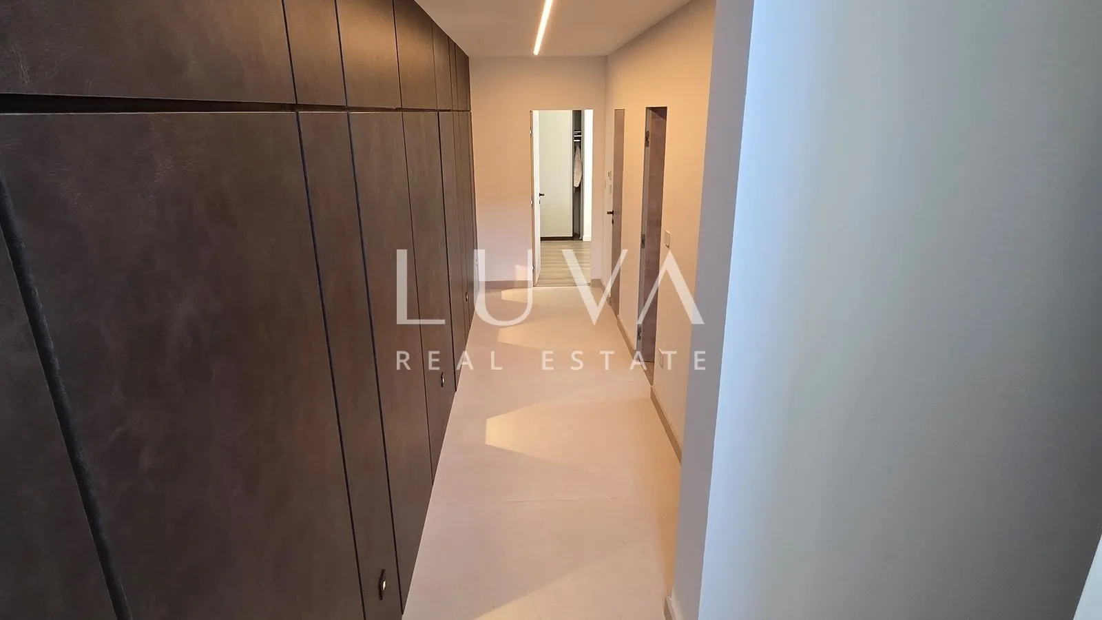 Split, Kučine, luksuzna vila s prekrasnim pogledom na Split, 310 m²