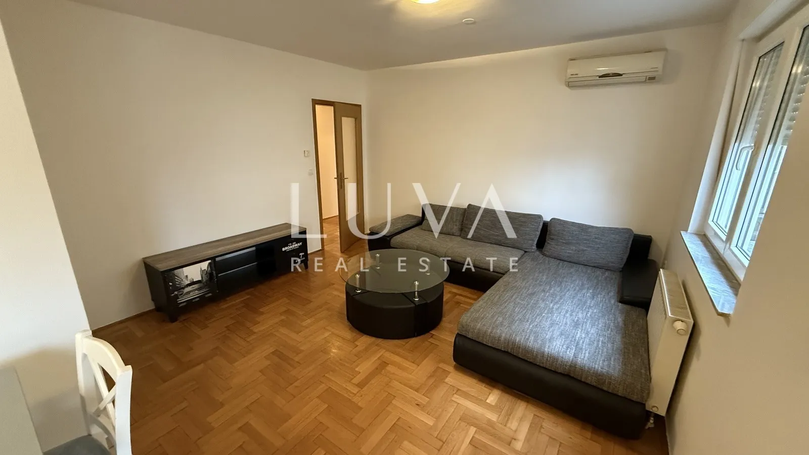Zagreb, Malešnica, stan s dvije spavaće sobe na 1. katu, 60 m2