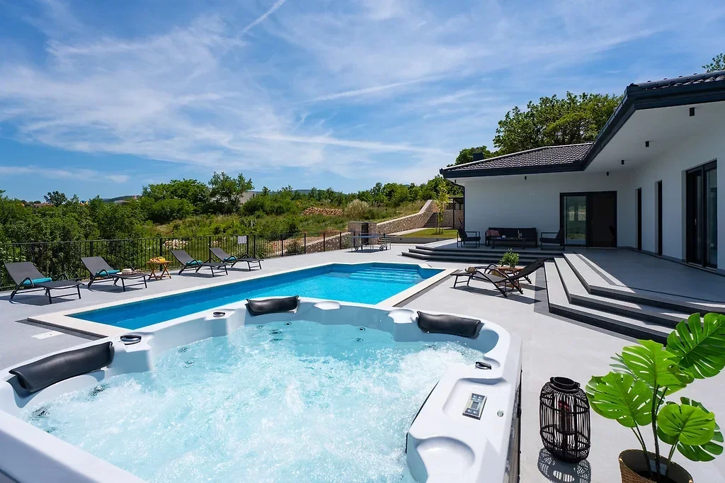 Imotski, modern house with a pool and panoramic view for sale, 165 m2