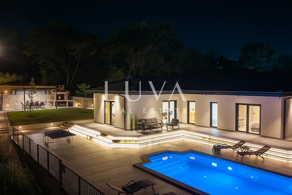 Imotski, modern house with a pool and panoramic view for sale, 165 m2