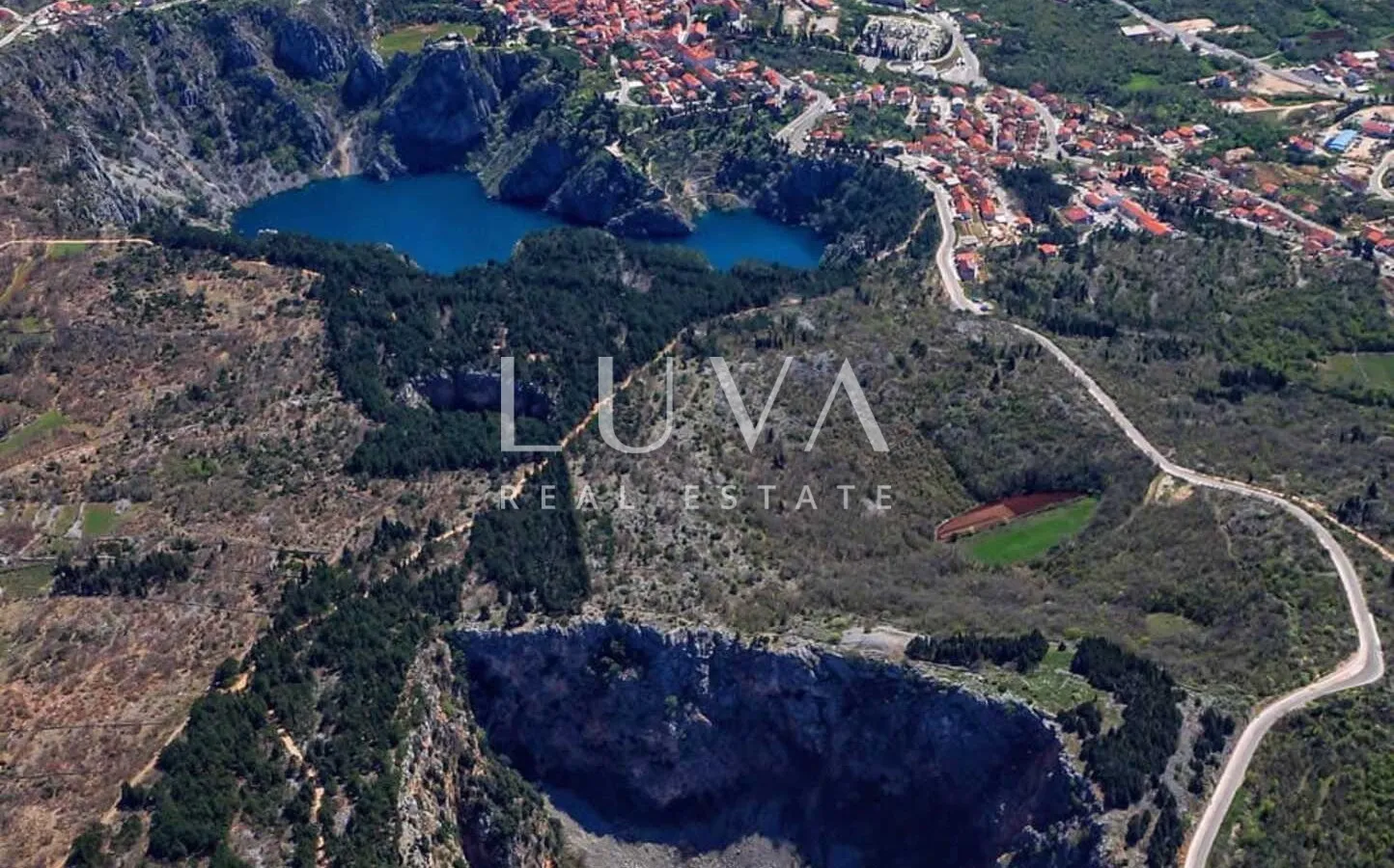 Imotski, modern house with a pool and panoramic view for sale, 165 m2