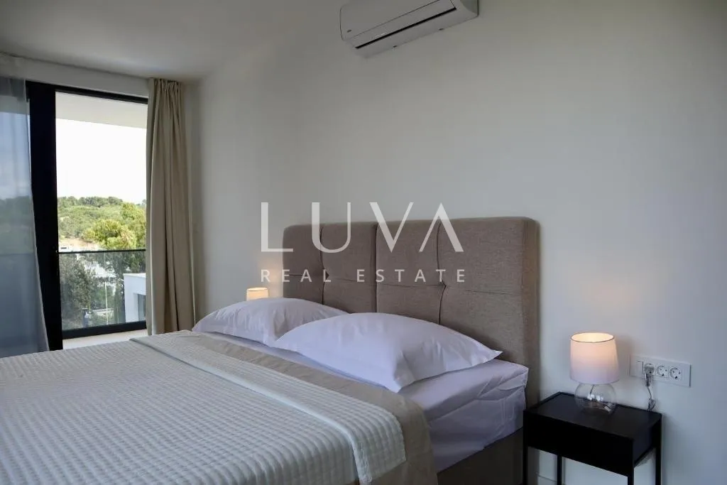 Šolta, Rogač, luxury villa with a pool by the sea for sale