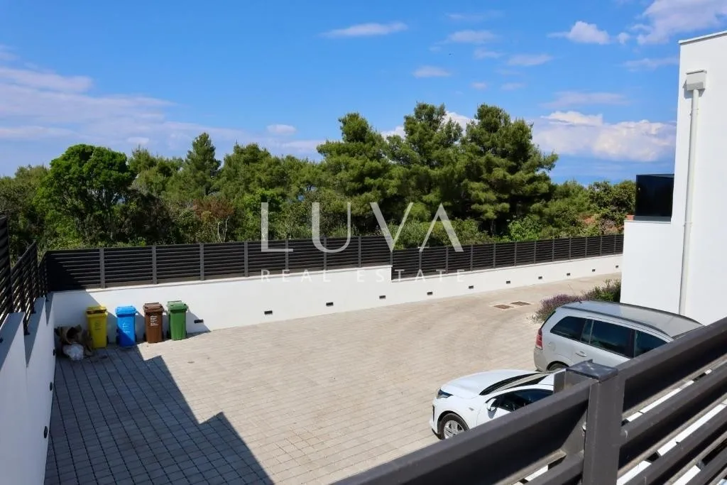 Šolta, Rogač, luxury villa with a pool by the sea for sale