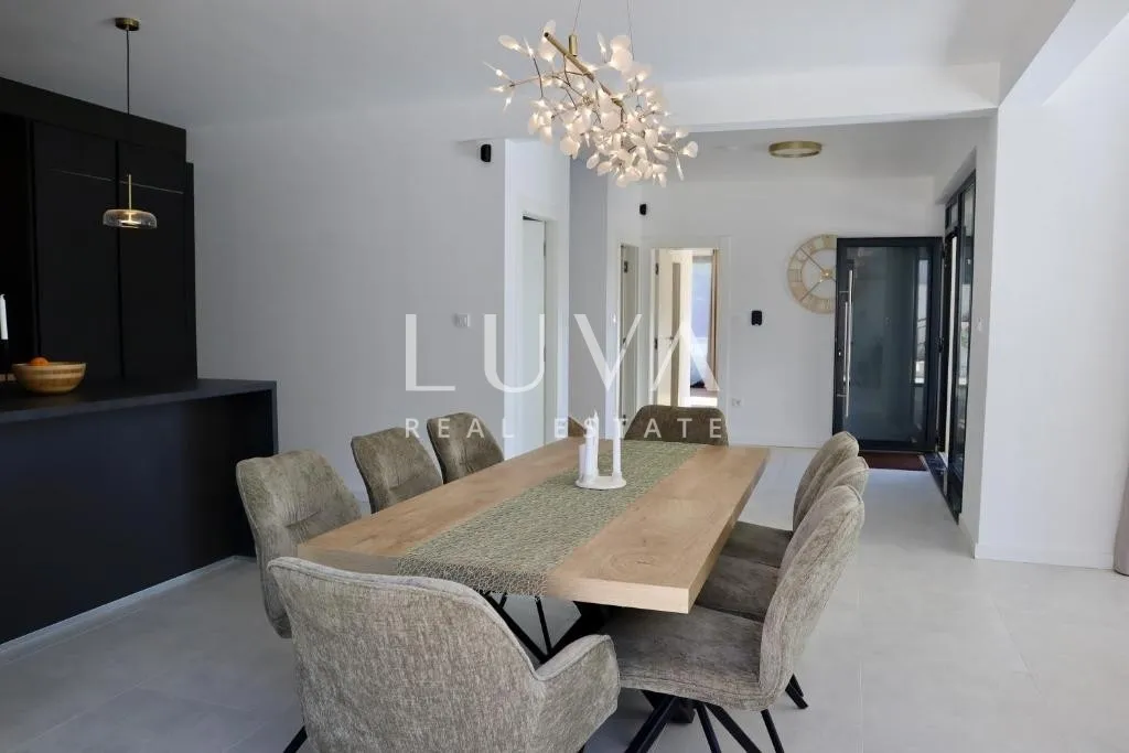 Šolta, Rogač, luxury villa with a pool by the sea for sale