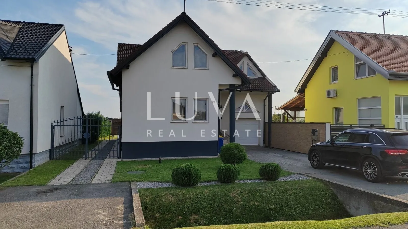 Osijek, Josipovac, obiteljska vila 300m2 s velikom okućnicom, na prodaju