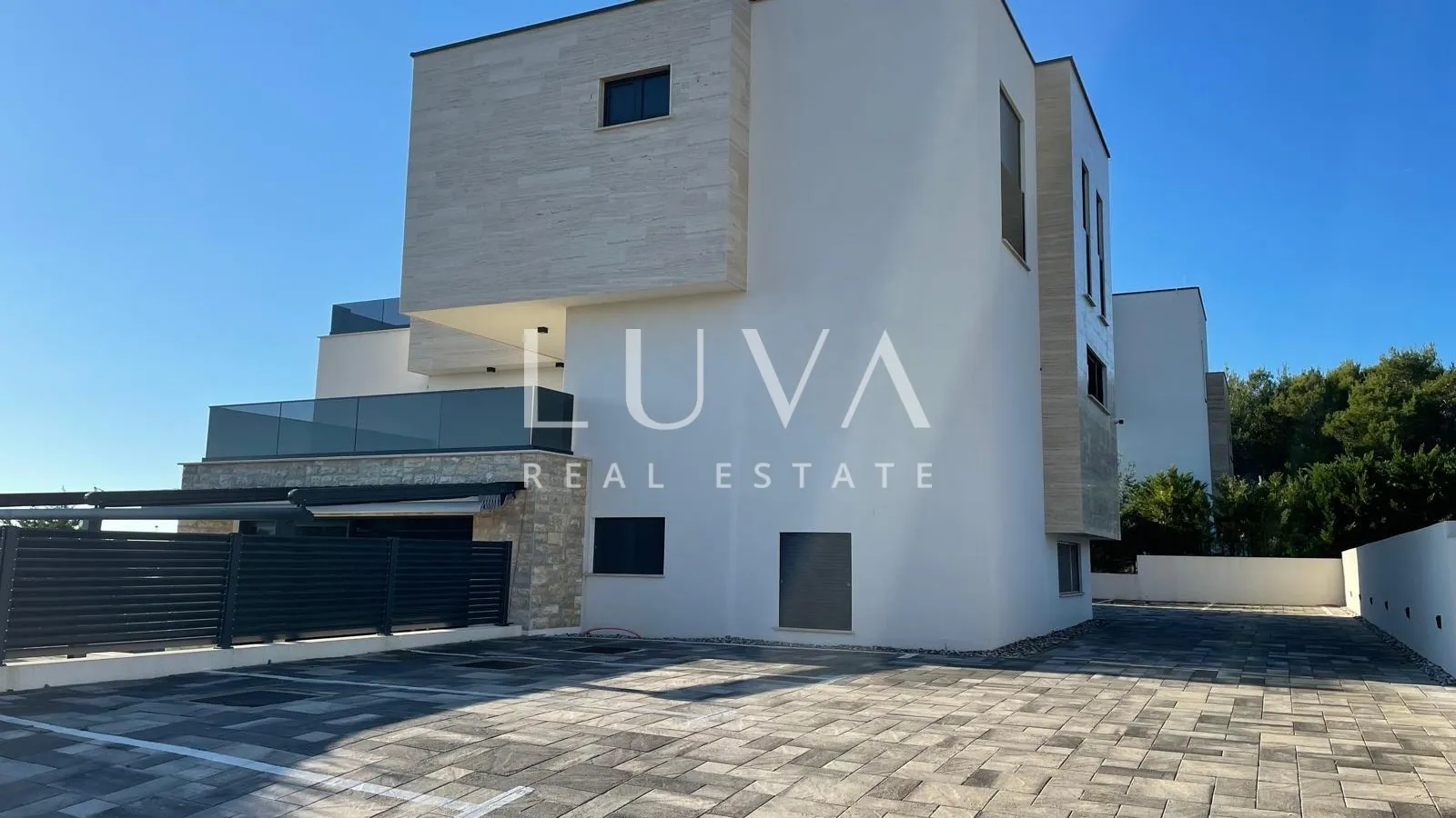 Krk, penthouse 115 m2 s pogledom na more, novogradnja