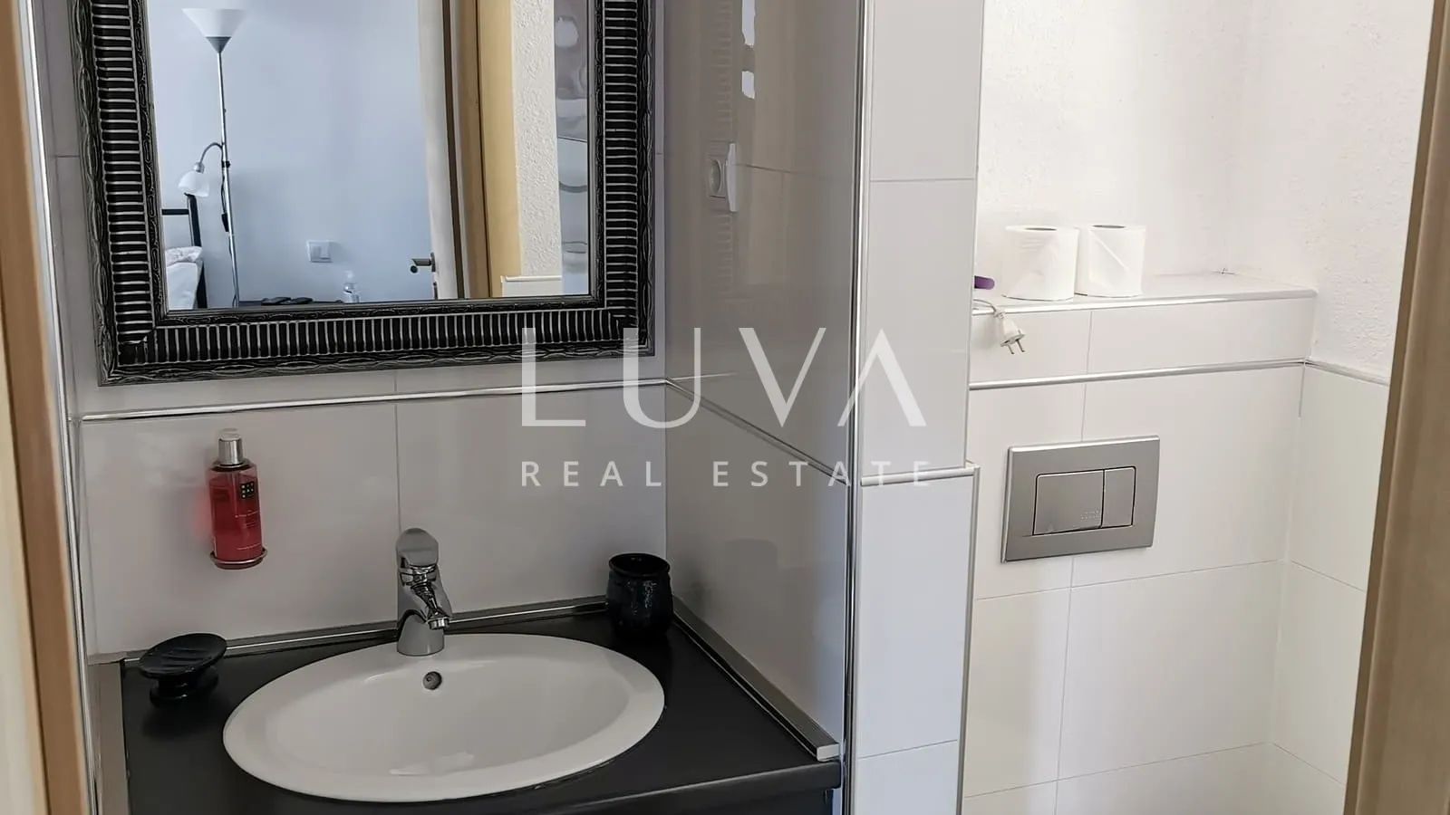 Vis, luxury house with a pool and sea view for sale