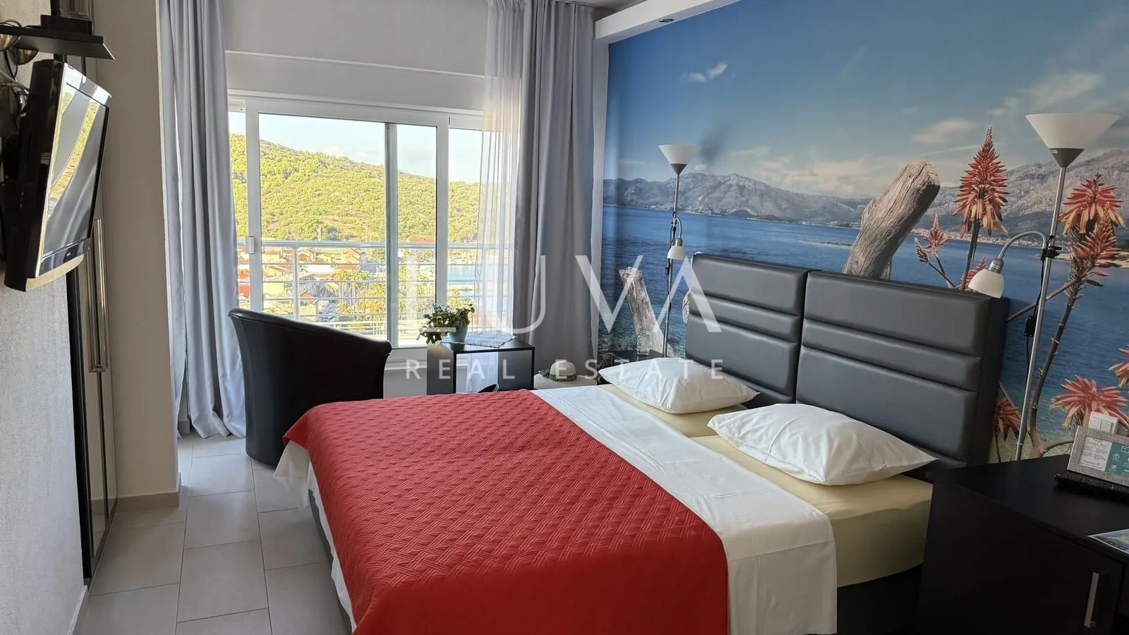 Vis, luxury house with a pool and sea view for sale