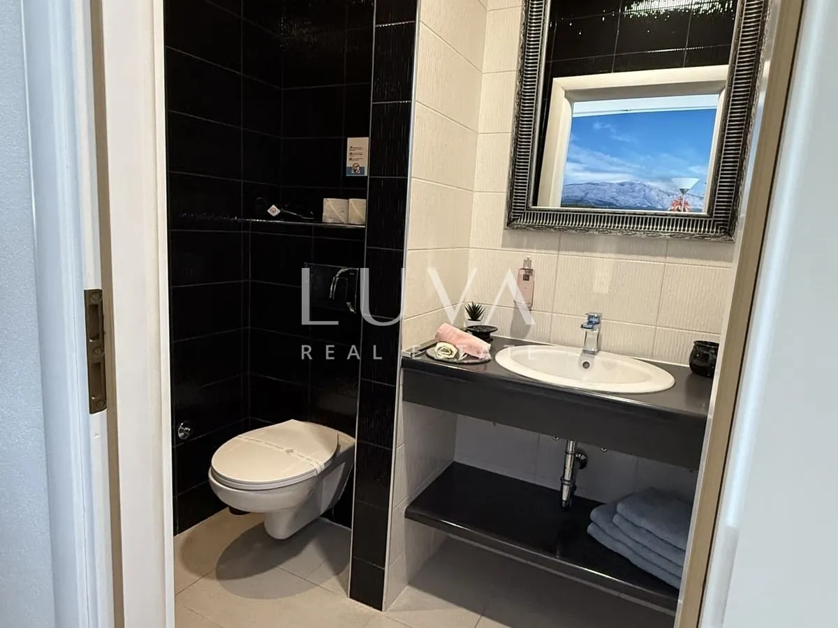 Vis, luxury house with a pool and sea view for sale
