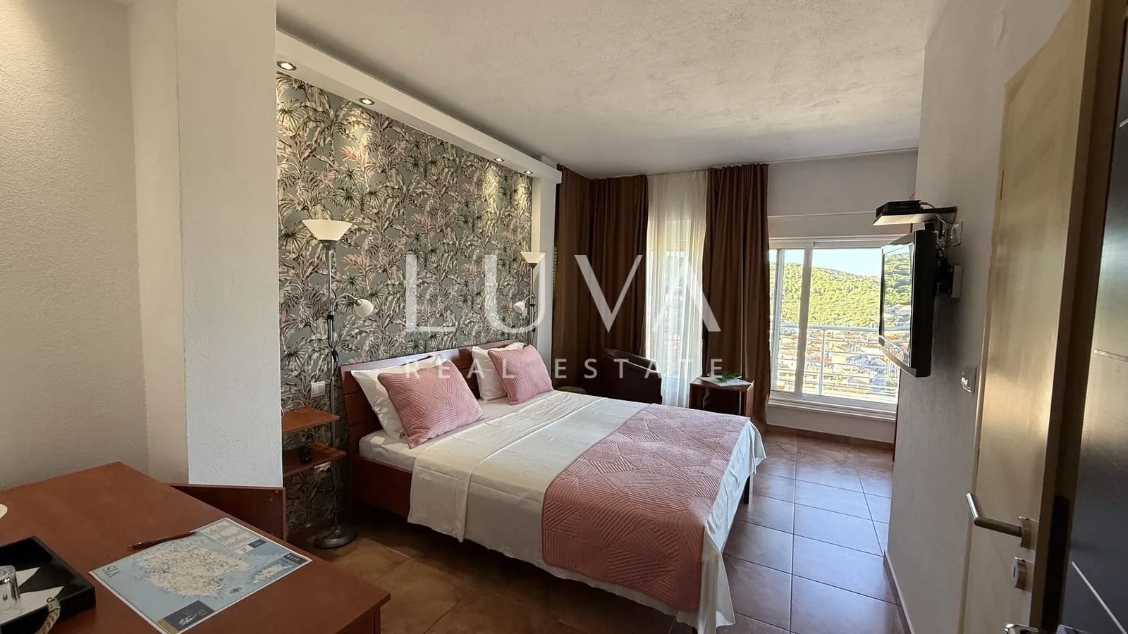 Vis, luxury house with a pool and sea view for sale
