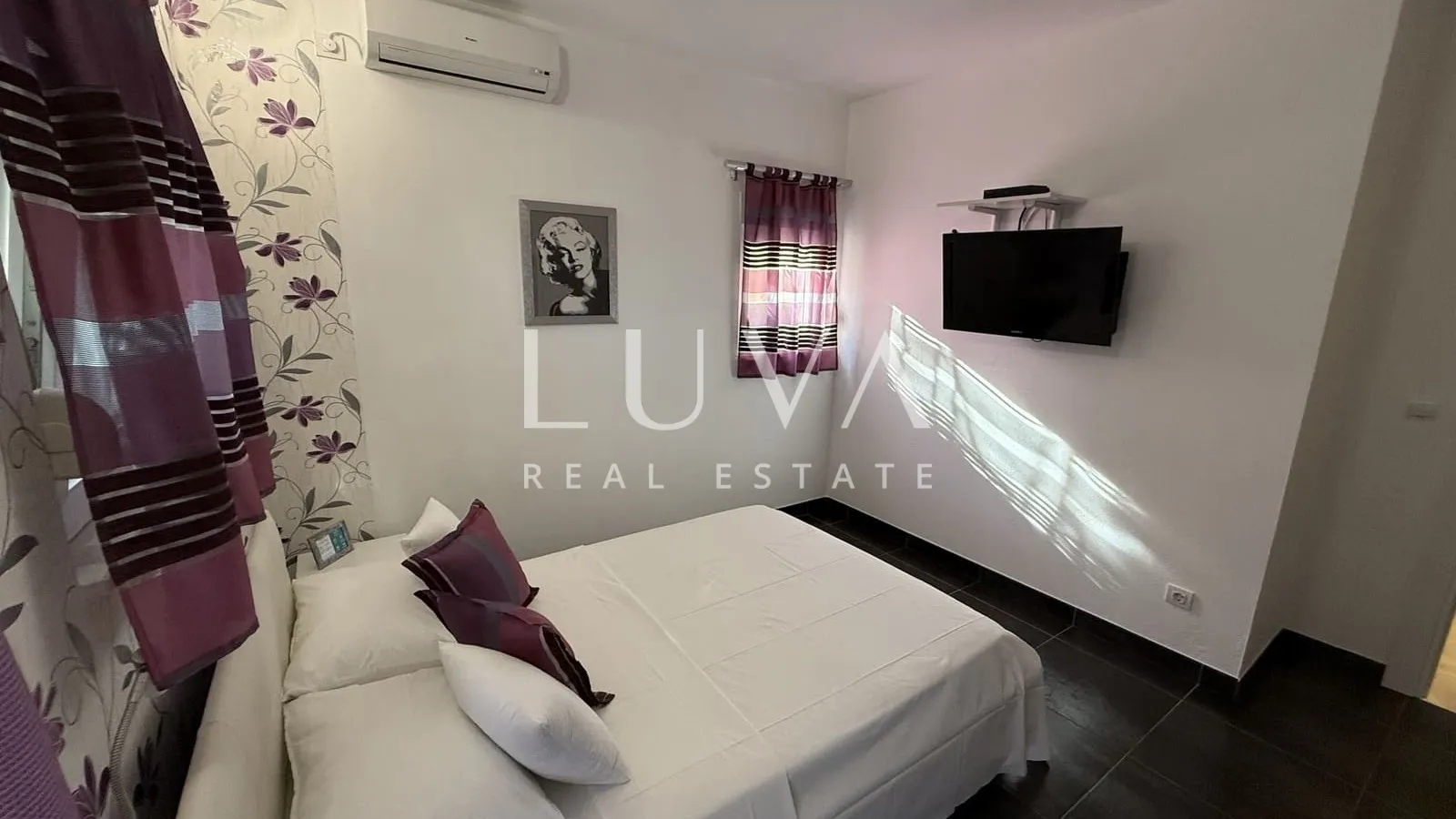 Vis, luxury house with a pool and sea view for sale