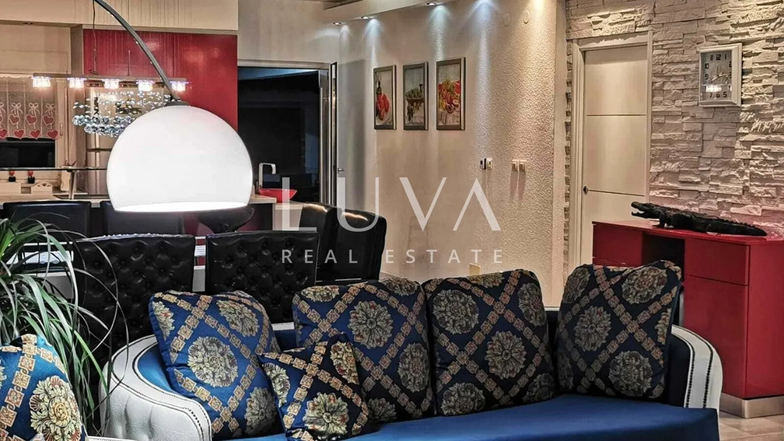 Vis, luxury house with a pool and sea view for sale