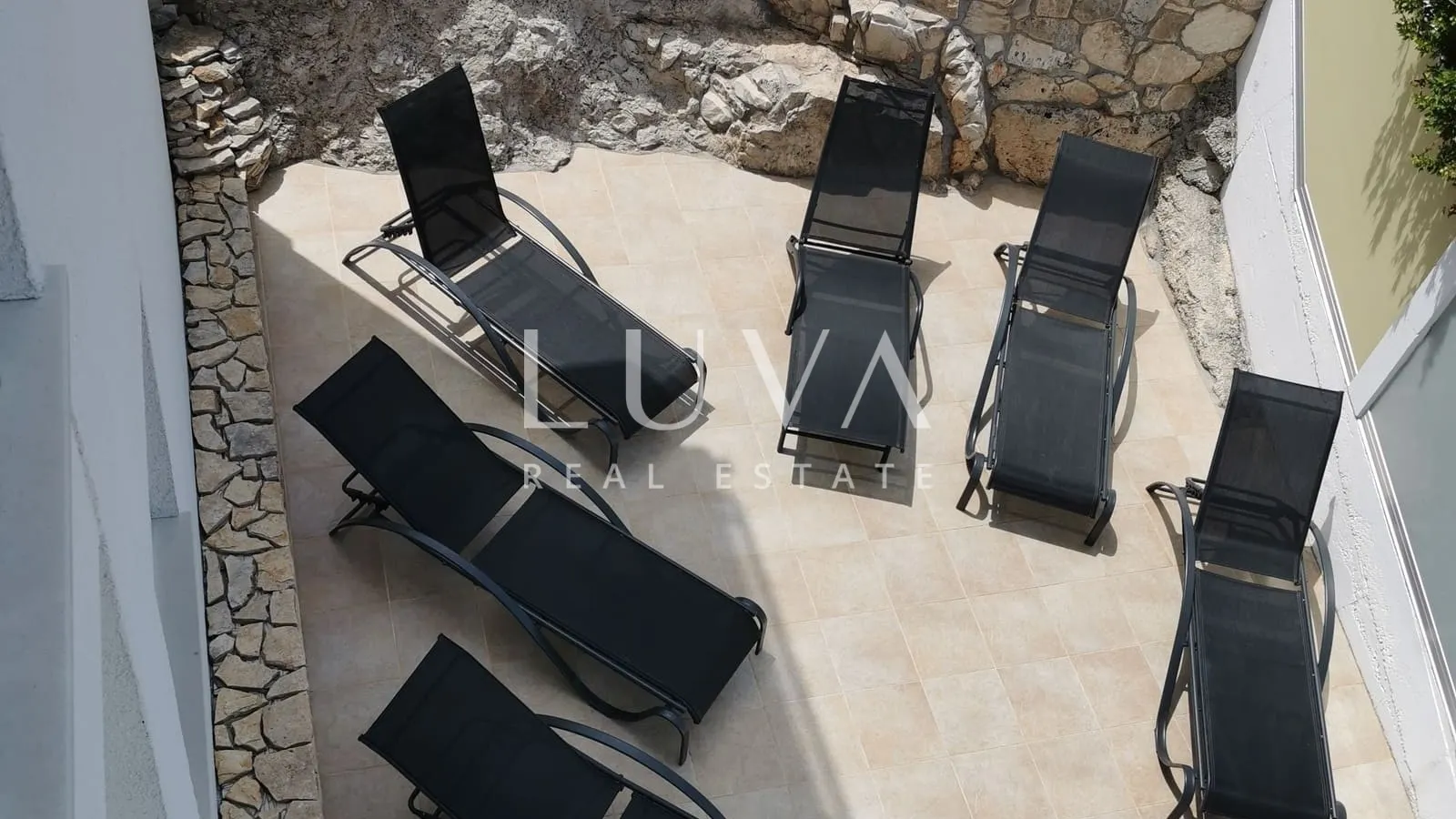 Vis, luxury house with a pool and sea view for sale