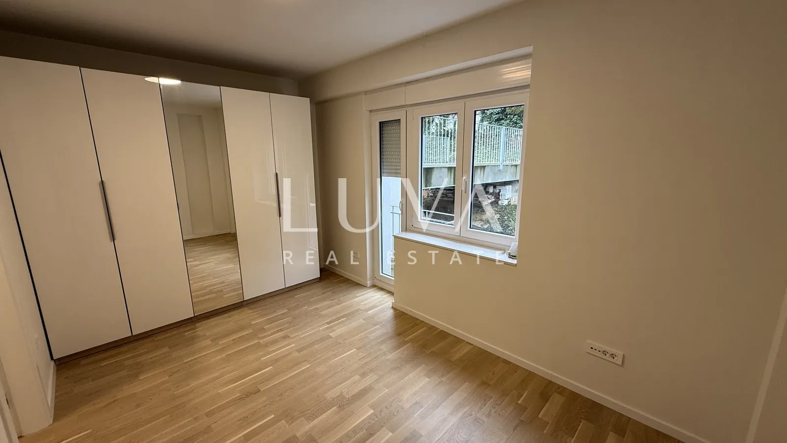 Zagreb, Gornji Grad, novorenovirani moderni stan za najam, 120 m2