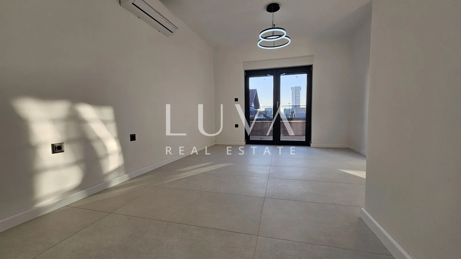 Zagreb, Trešnjevka: 300 m2 commercial building for Rent