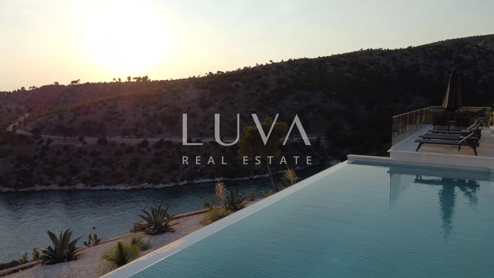 Brač, Unique Luxury Seafront Villa 800 sqm