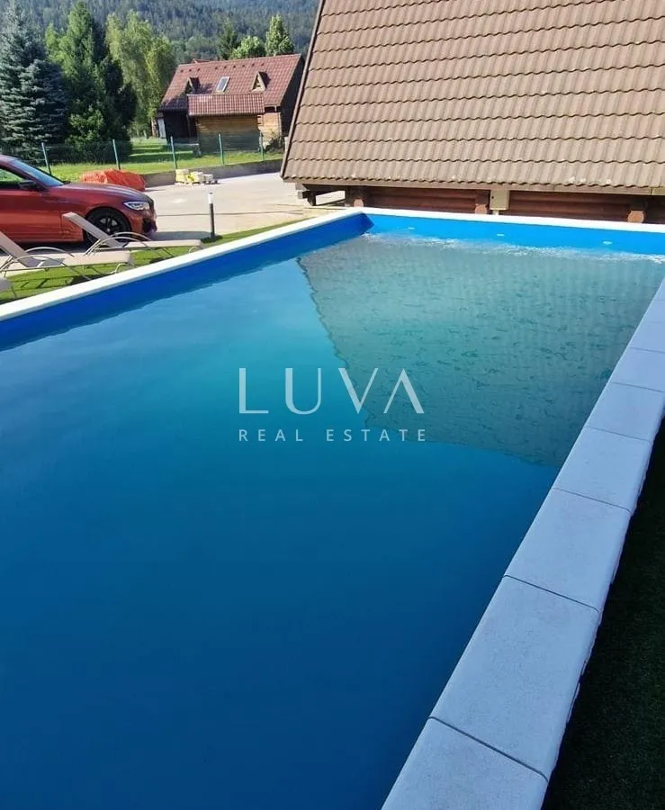 Bjelolasica, resort with 3 holiday houses, investment