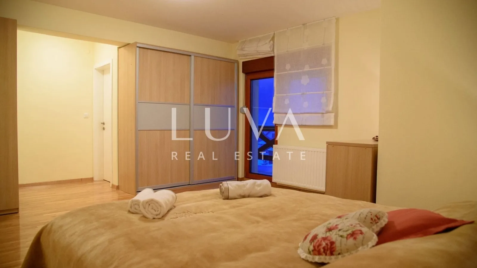 Bjelolasica, resort with 3 holiday houses, investment