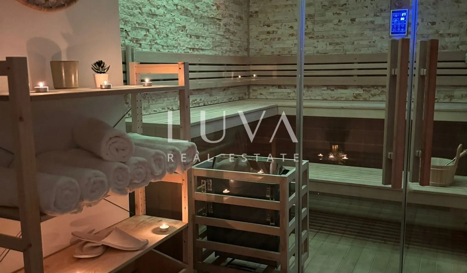 Bjelolasica, resort with 3 holiday houses, investment