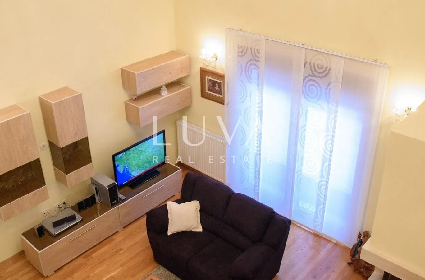 Bjelolasica, resort with 3 holiday houses, investment