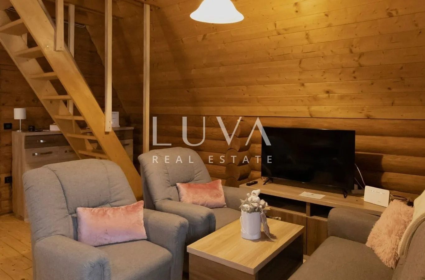 Bjelolasica, resort with 3 holiday houses, investment