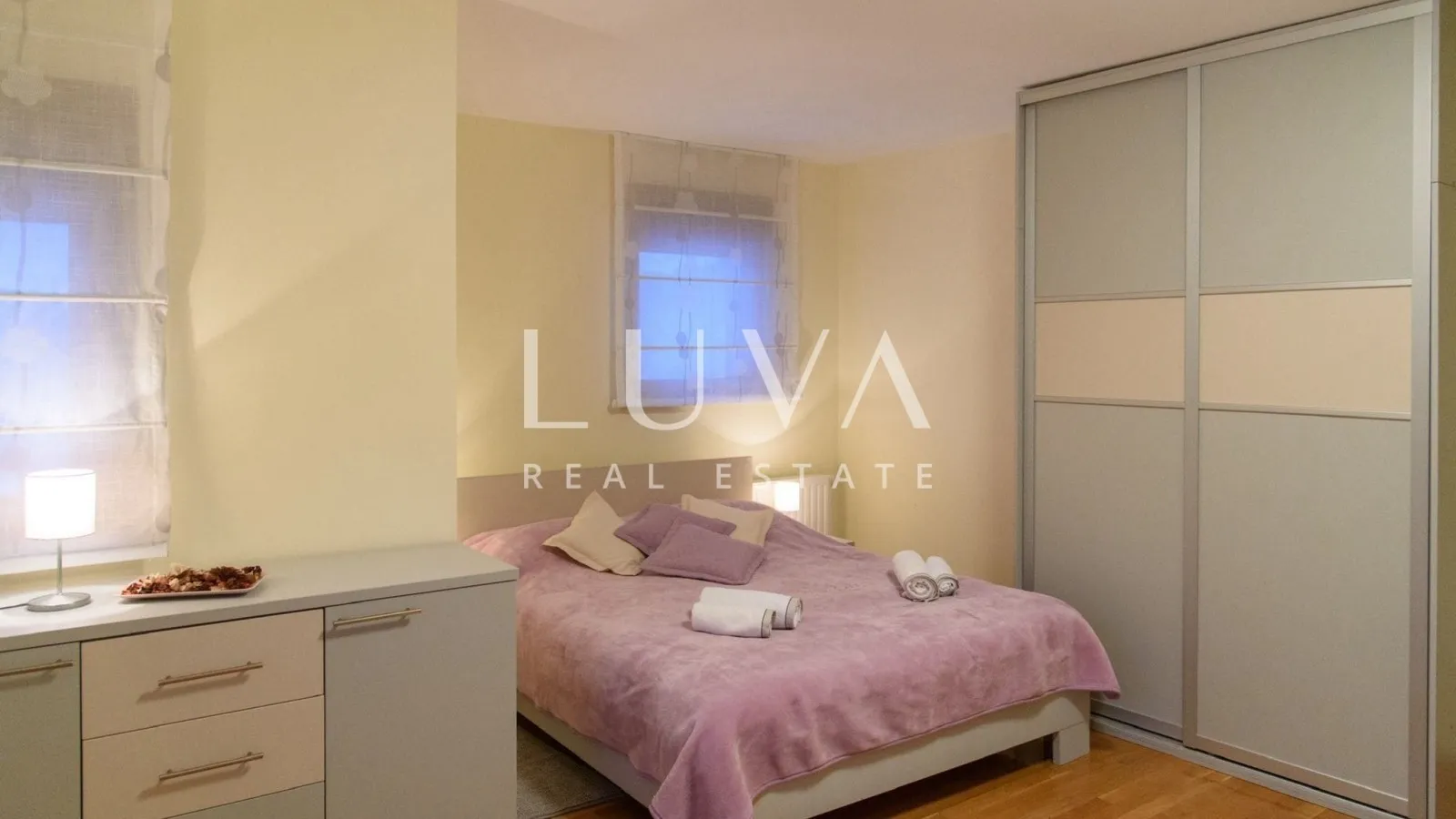 Bjelolasica, resort with 3 holiday houses, investment