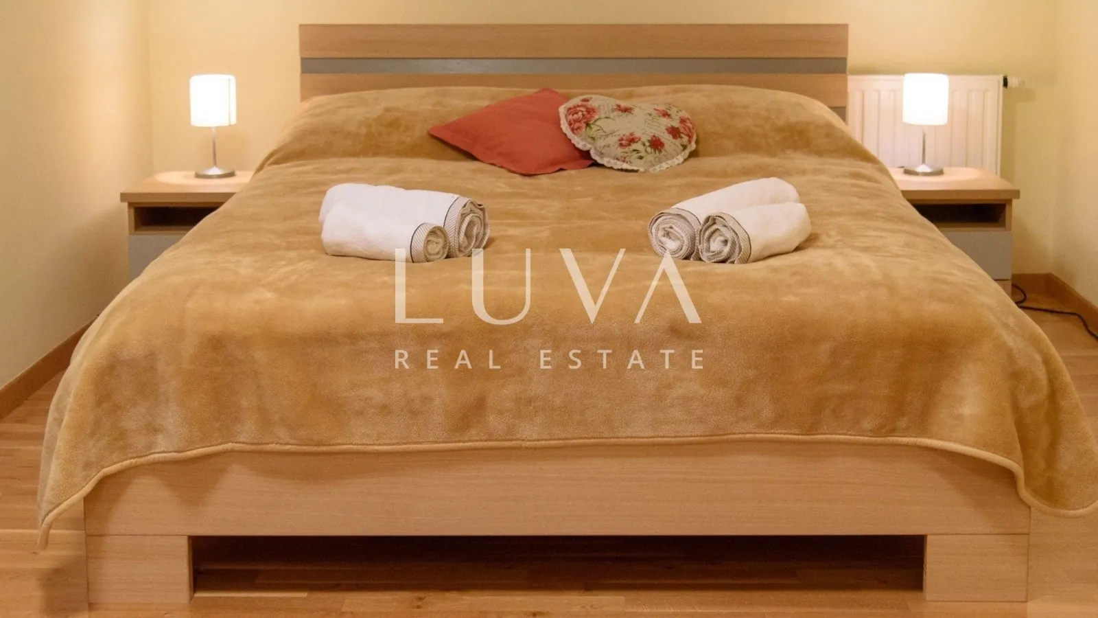 Bjelolasica, resort with 3 holiday houses, investment