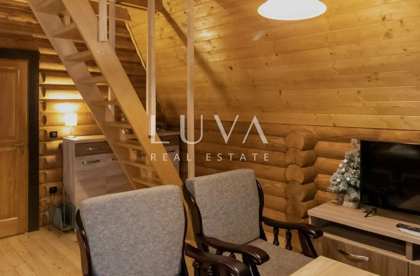Bjelolasica, resort with 3 holiday houses, investment