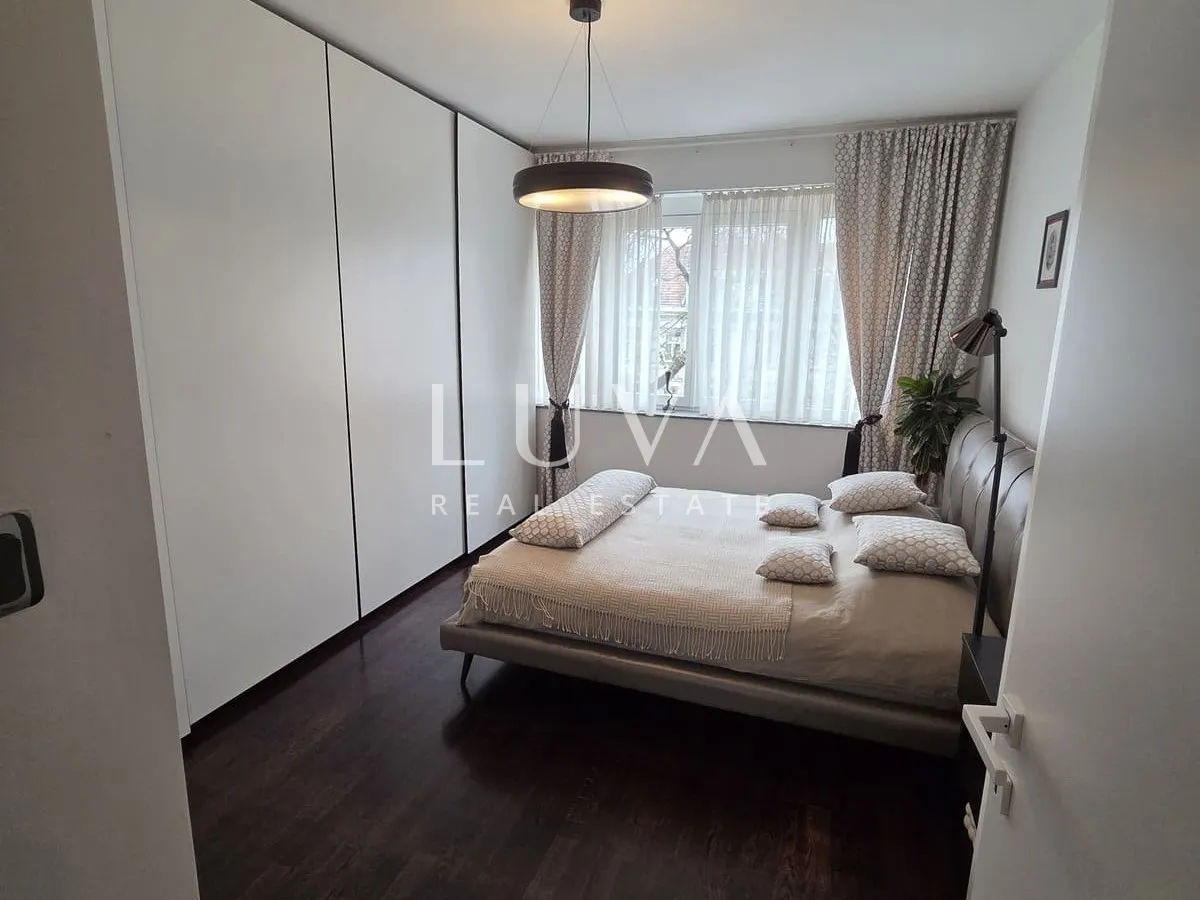 Zagreb, French Republic Square, renovated 55 m² apartment, 2 balconies and garage