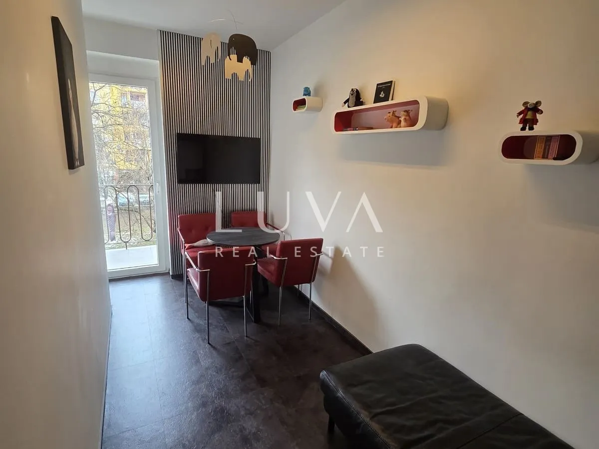 Zagreb, French Republic Square, renovated 55 m² apartment, 2 balconies and garage