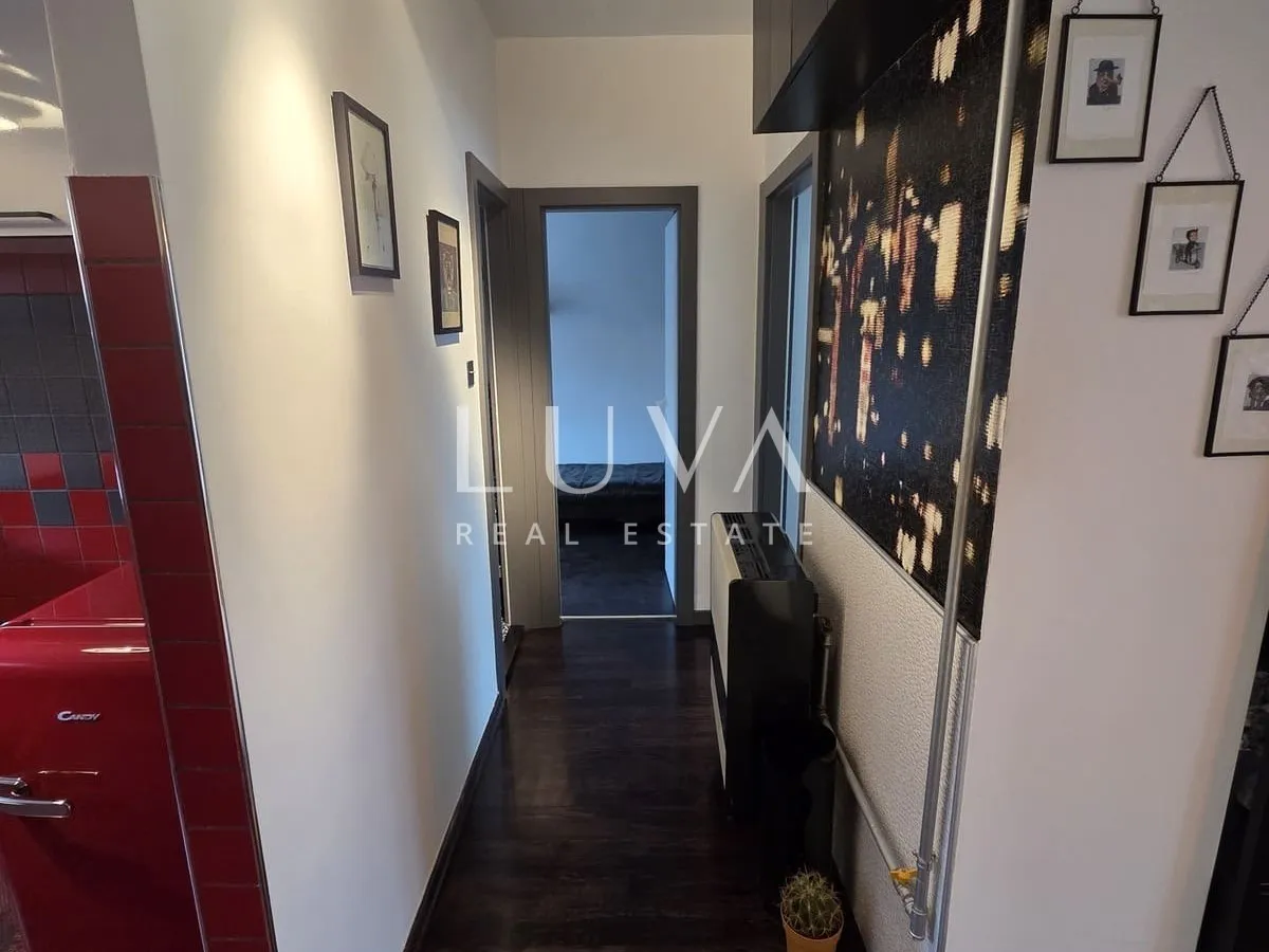 Zagreb, French Republic Square, renovated 55 m² apartment, 2 balconies and garage