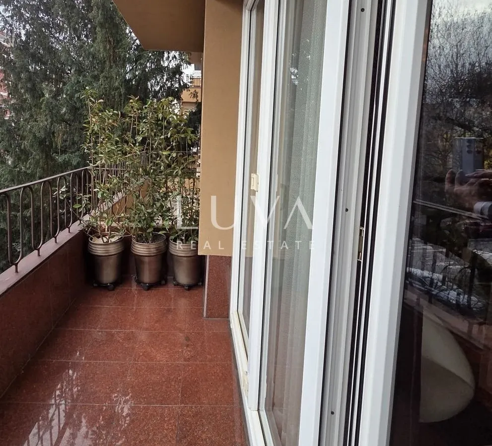 Zagreb, French Republic Square, renovated 55 m² apartment, 2 balconies and garage