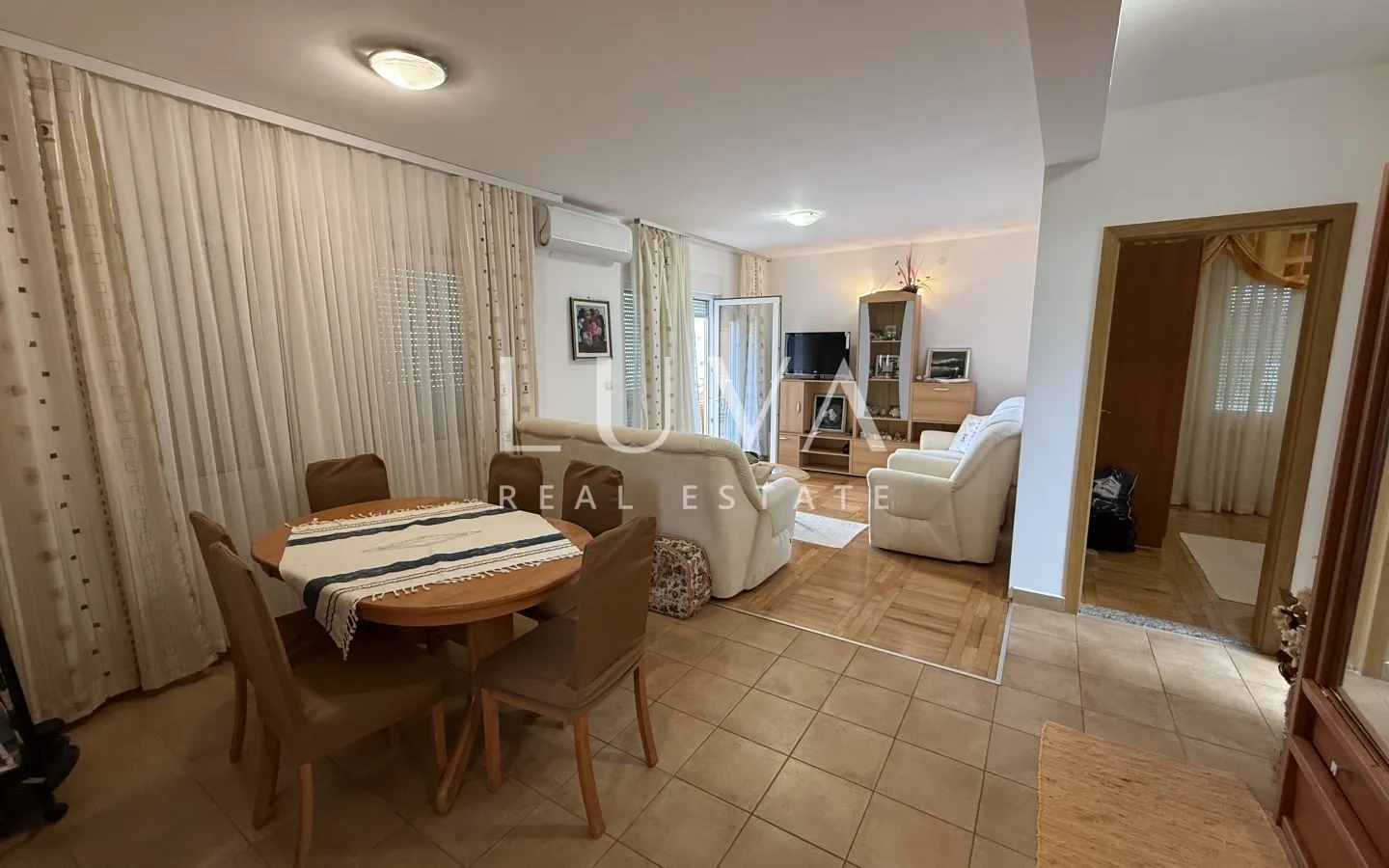 Pag, Novalja, Zwei-Zimmer-Wohnung mit Meerblick, 58 m²