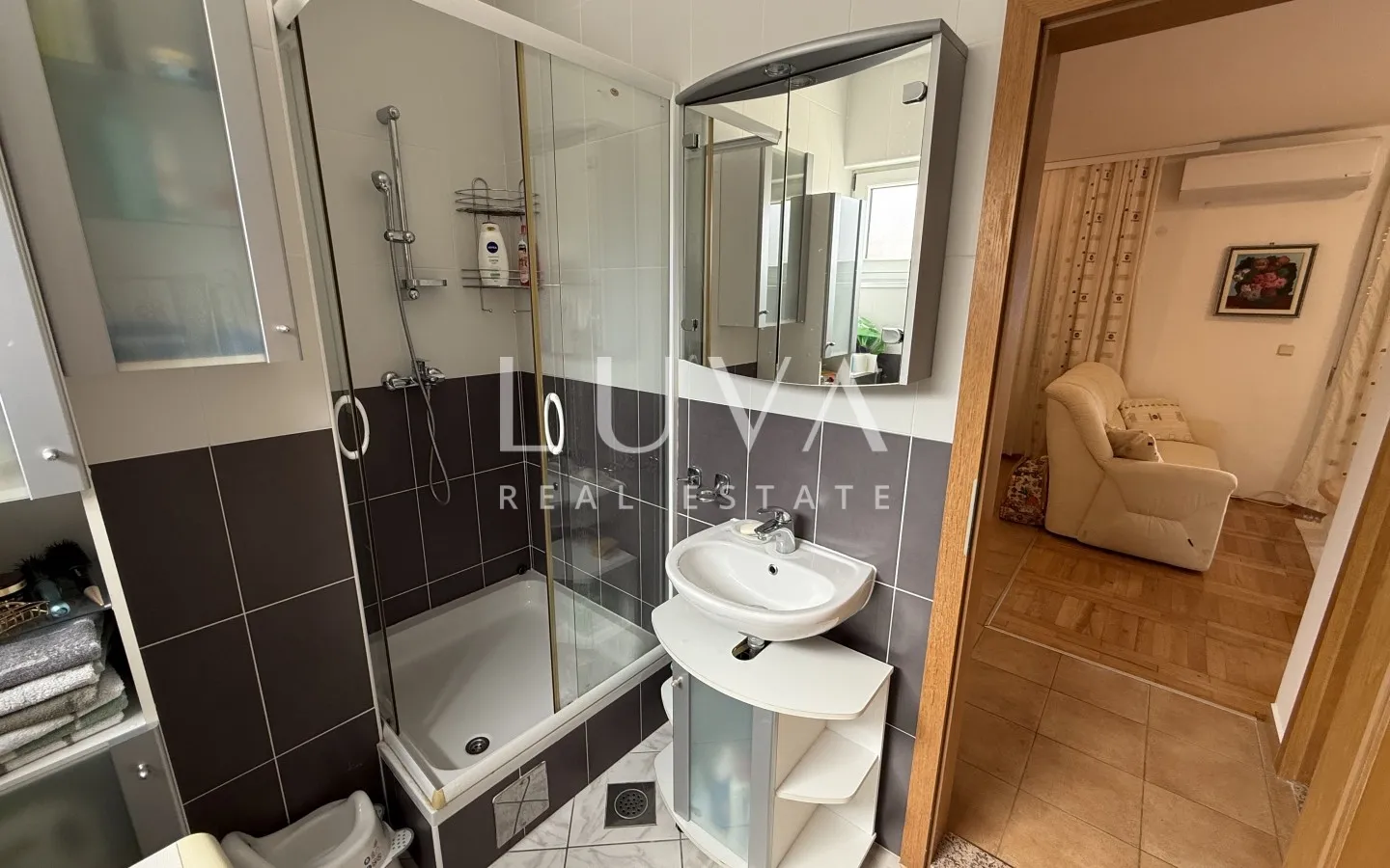 Pag, Novalja, Zwei-Zimmer-Wohnung mit Meerblick, 58 m²