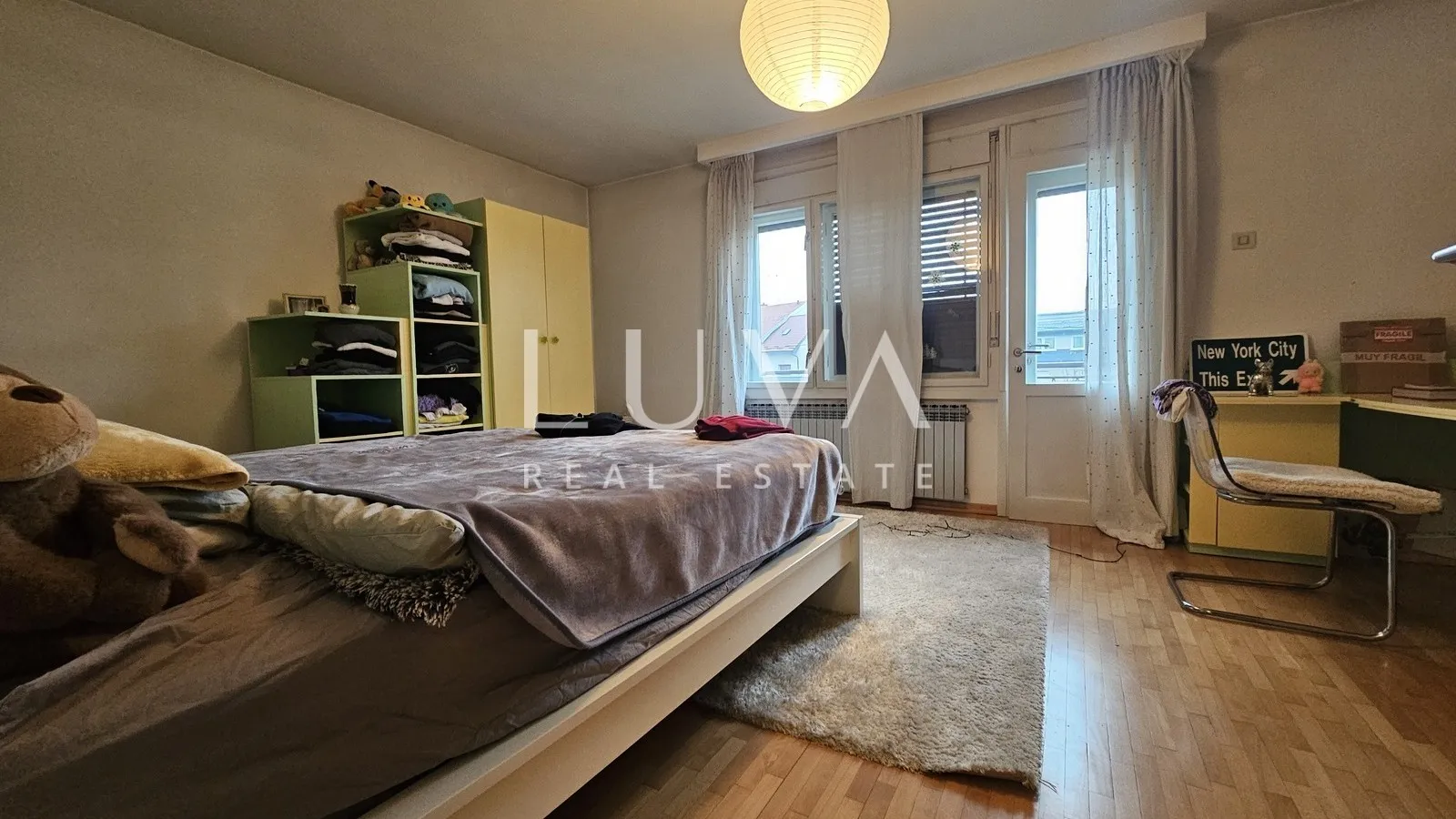 Zagreb, Lašćina, kuća 350m2 s dvorištem, prodaja